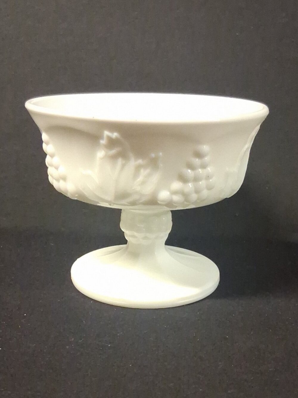 Vintage Indiana Glass White Milk Glass Colony Harvest Grape Pedestal Sherbet Bow